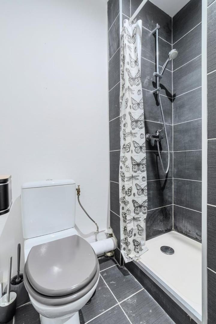 Beautiful Renovated Appart In The Center Of Lilla Esterno foto